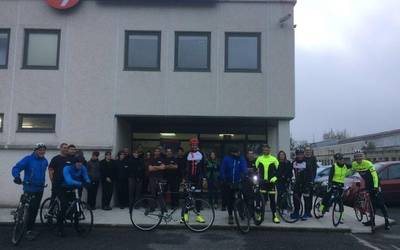 Altsasuko kooperatibakoak bizikletan elkartasun erronka bati esker