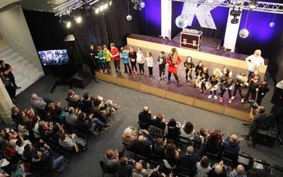 Kantari Gasteiz, zuzenean