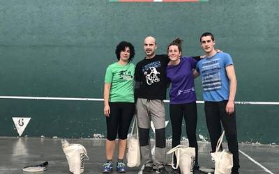 Ane Aspek eta Beñat Aspek irabazi dute Aretxabaletako frontenis misto txapelketa