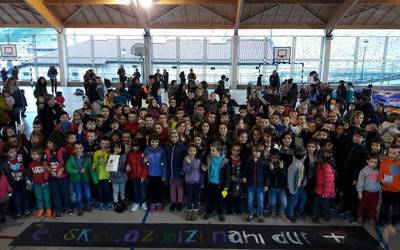 Herritarrekin batera euskararen alde lanean