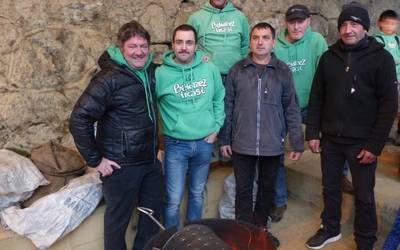 Jai giroan agurtu dute udazkena Kurtzebarri eskolakoek