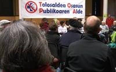 TOPA-k asanblea egin zuen larunbatean Asuncion klinikako egoeraren aurrean