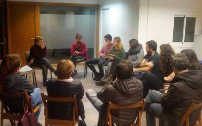 Emakumeek kartzeletan jasaten dituzten egoerez ariko dira gaur Emakumeen Txokoan