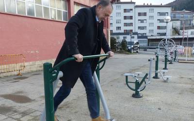 Jarduera fisikoa egiteko parke berria gertu kiroldegi inguruan