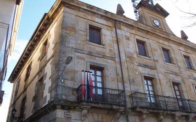 PP: “udala euskararen erabilera behartu nahian tematzea amorragarria da”