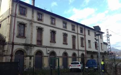 Durangoko tren estazio zaharrarena, "durangarren arteko eztabaida" dela dio Zupiriak
