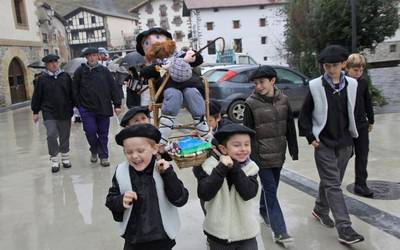 Jaialditik tailerrera, Olentzeroren etorrera