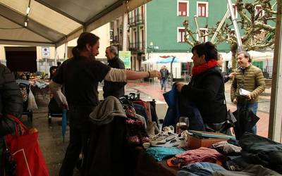 Handitzen doa bigarren eskuko produktuen azoka