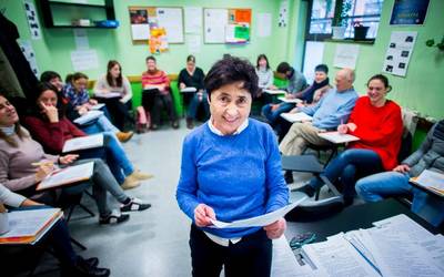 Josune Azurmendi: “Tituluaren bila etorri diren horiek euskal kultura kontsumitzera bultzatu behar ditugu”