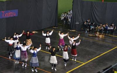 Gure Txokoa dantza taldean izen-ematea irekita dago