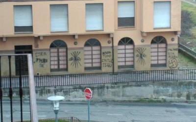 Pintaketa faxistak egin dituzte Altsasun