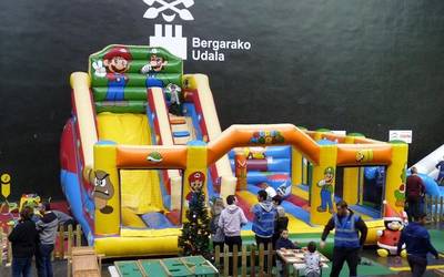 Saltoka eta brinkoka ibiltzea, eguraldi txarrari aurre egiteko modurik onena