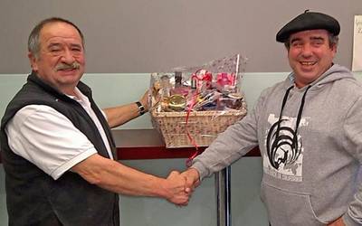 Pako Zabaleta eta Vicente Brunetentzat, Dorronsororen saskiak