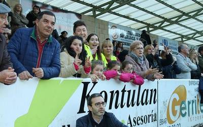 Futbolarekiko grina lau haizetara