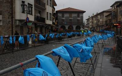 350 lagunetik gora batu dira San Silvestre duatloian