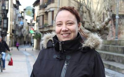 Aniztasun kulturala lantzeko sortu duten 'Mundutik Elorriora, Elorriotik mundura' dokumentala ikusgai