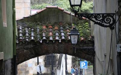 Arrasateko aterik zaharrena konpondu egingo dute