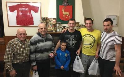 Umore Ona elkartearen mus txapelketan 17 bikotek parte hartu zuten Goizuetan