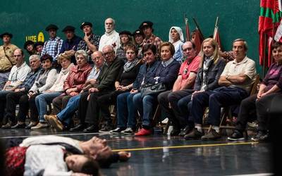 Frankismoaren krimenen aurkako euskal plataformaren eta Elgetako Udalaren agiria