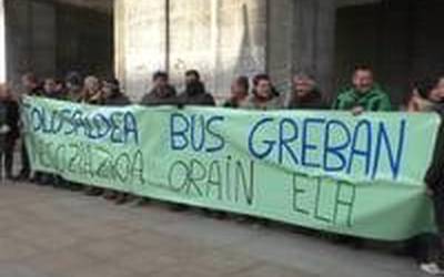 Enpresaren aldetik erantzunik jaso gabe, Tolosaldea Bus-eko langileek borrokan jarraitzen dute