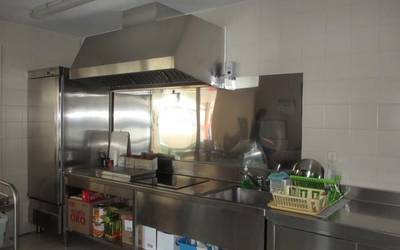 Haur eskolako sukaldea bertan sukaldatzeko moduan paratu du Baztango Udalak