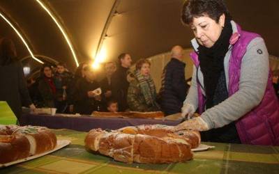 Erregenetan banatutako txokolateagaz lortutako dirua La Otra Mirada elkarteari eman diote