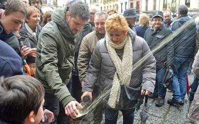 Aurreneko kupelaren irekierarekin, maiatzaren hasierara arte... txoootx!