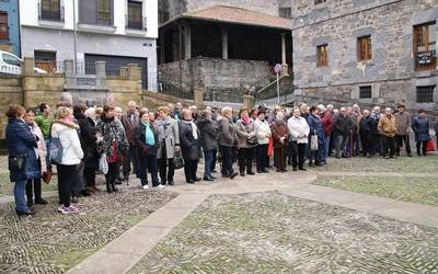 Pentsiodunak haserre eta kezkatuta