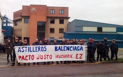 Lanuzteak hasi dituzte Balenciagan itun "duin" bat lortzeko