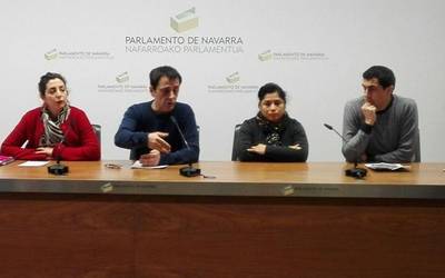 Podemos-Ahal Duguko zazpi legebiltzarkidetatik lauk babesa azaldu diote Laura Perezi