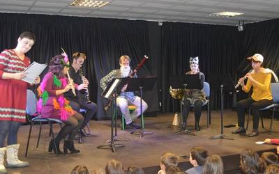 ‘Intxaur hauskailuaren ipuina’, musikaz kontatua, larunbatean