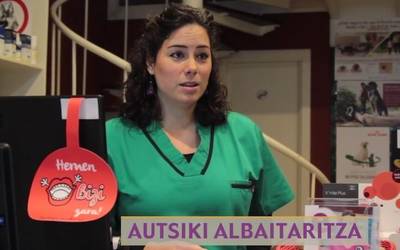 Hainbat denda, taberna eta zerbitzu batu dira euskararen erabilera sustatzeko