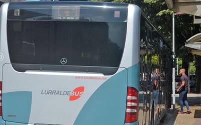 17 autobus-enpresa eta elkarte zigortuta, «prezioak hitzartu eta ibilbideak banatzeagatik»
