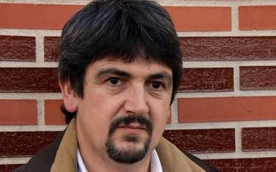 Euskara teknikariak EUDELeko Toponimia Batzordean parte hartzea erraztea eskatu du oposizioak