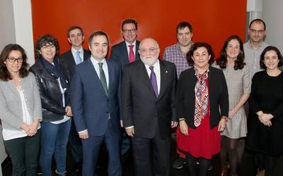 Angel Garai arrasatearra Euskadiko Farmazialarien Kontseiluko presidente izendatu dute