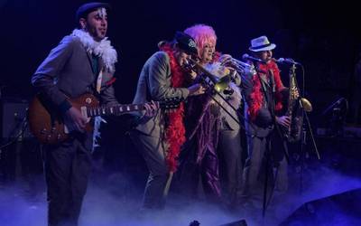 Ondo pasatu eta klixeak apurtu