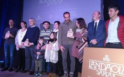 Urteetako ibilbideari Landaola saria jaso du German Muruamendiaraz bergararrak