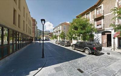 Jubilatuen etxearen aurreko zoladura berrituko dute