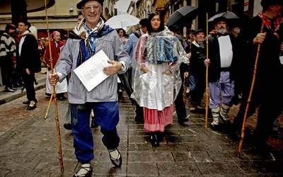 "Elgoibar eta santa-eskea nik maite zaitut bihotzez..."