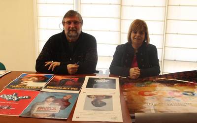 Sara Cozar eta Joseba Apaolaza, taula gainean