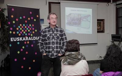 Kike Amonarrizen berbetan, euskararen alde “erabaki estrategikoak hartzeko momentua” da oraingo hau