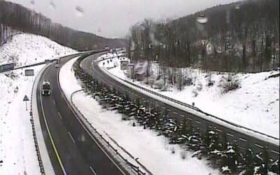 Arretaz gidatzeko deia elurra dela-eta