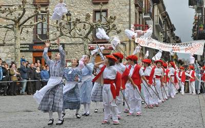 «Orain gazteagoak dira iñude eta artzaiak, baina jartzen duten ilusioa ez da aldatu»