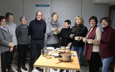 San Blas eguna txokolate beroarekin ospatu dute Lagun Lekun