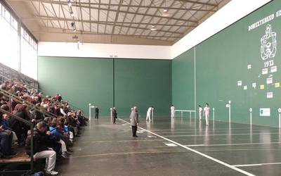 Malerrekako eskuz binakako pilota txapelketan kategoria ttikienetako final laurdenak jokatu dituzte igandean