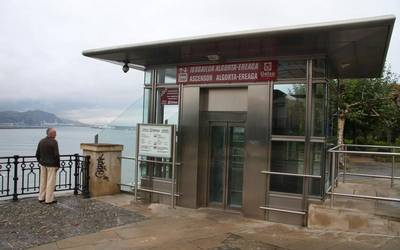 Ereagako igogailua itxiko dute, behin-behinean, mantentze-lanengatik