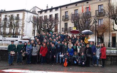 Kintoz bete dira kaleak