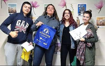 Urbi  Institutuak  eTwinning  kalitate  zigilua  eta  zigilu  europarra  jaso  ditu