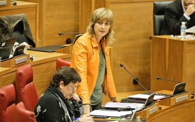 Ana Ollo: "Euskara erabiltzen duten hedabideetako diru-laguntzetan ez dago anomaliarik"