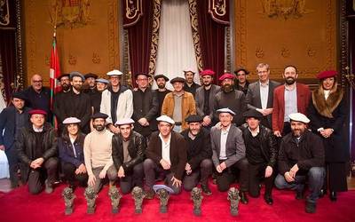 'Handia' filmaren lantaldeari harrera egin dio Aldundiak